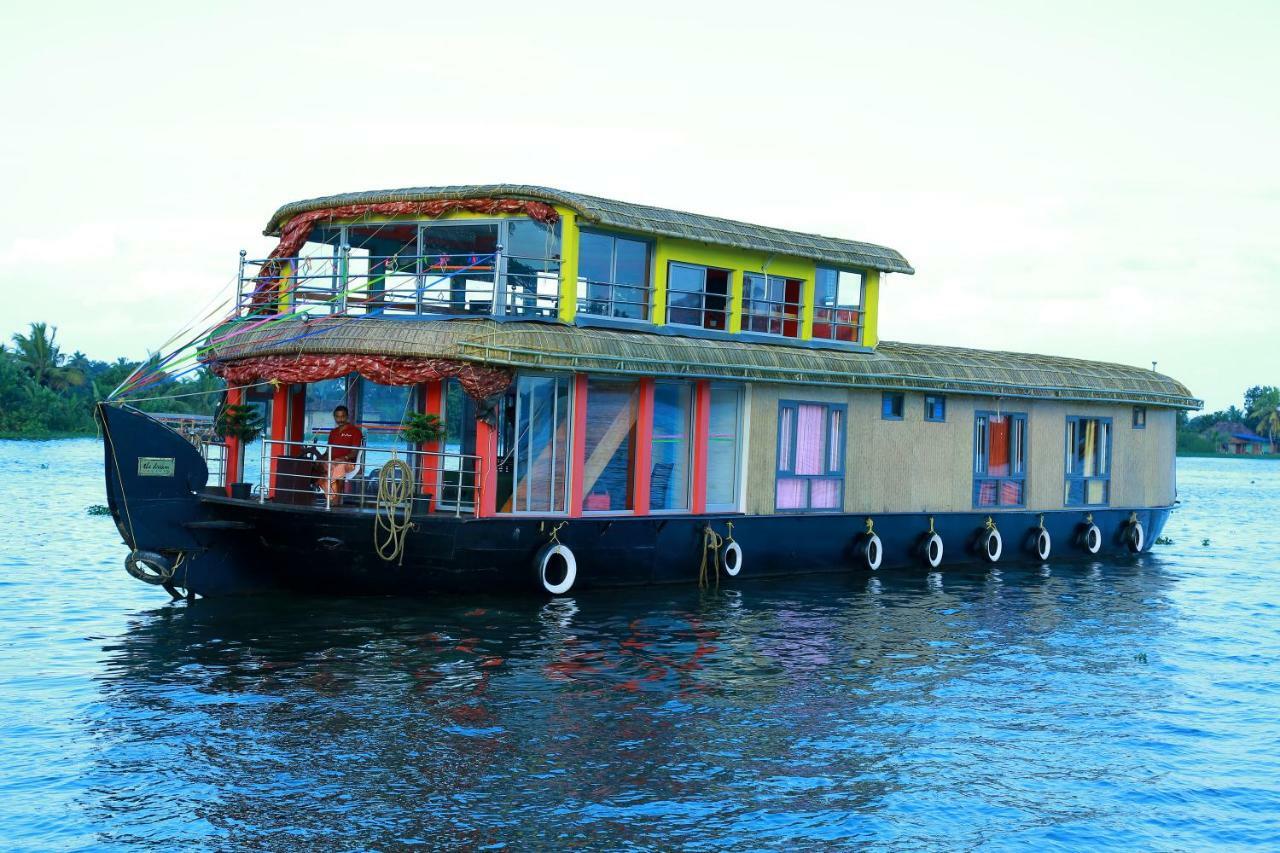 Cosy Premium Houseboats Hotel Alappuzha Exterior photo