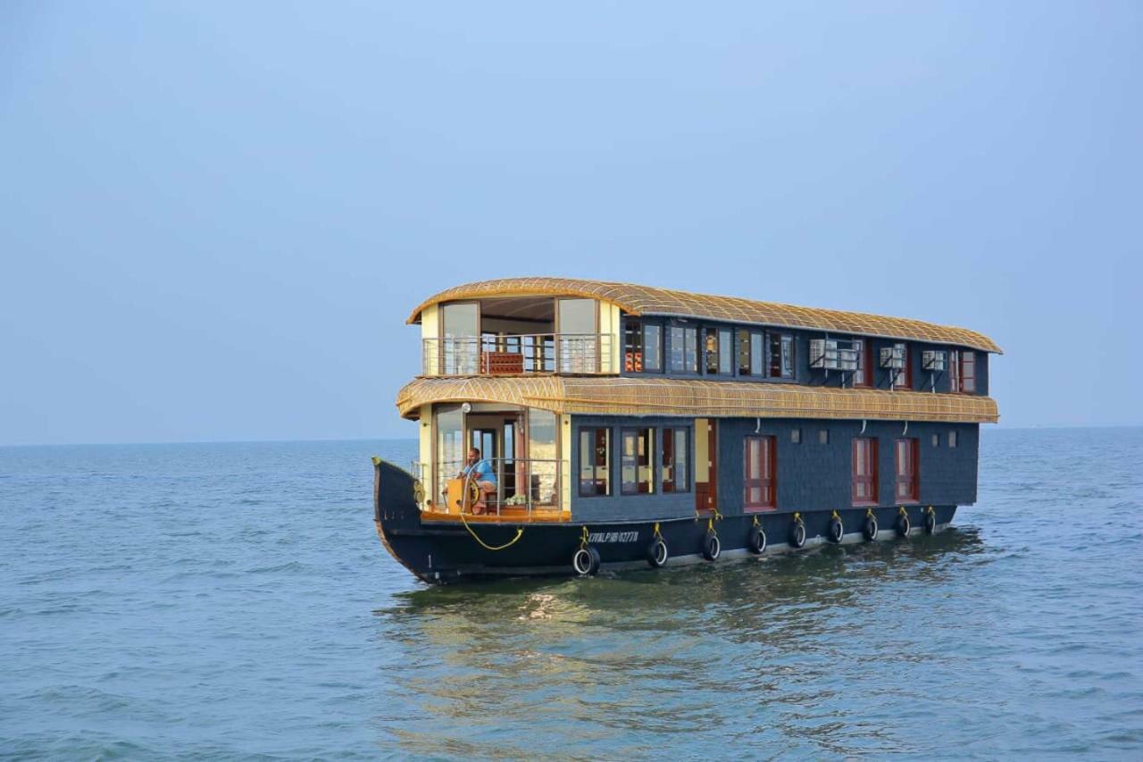 Cosy Premium Houseboats Hotel Alappuzha Exterior photo