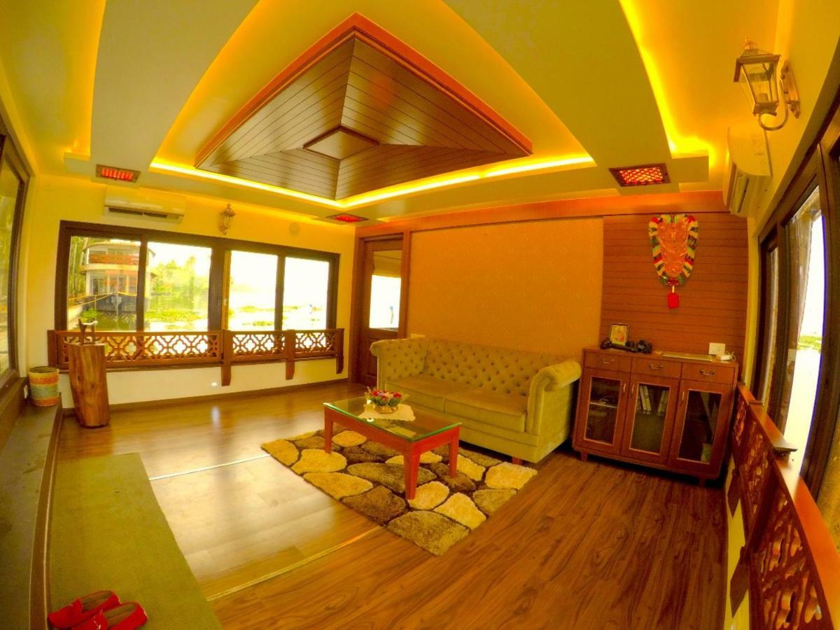 Cosy Premium Houseboats Hotel Alappuzha Exterior photo